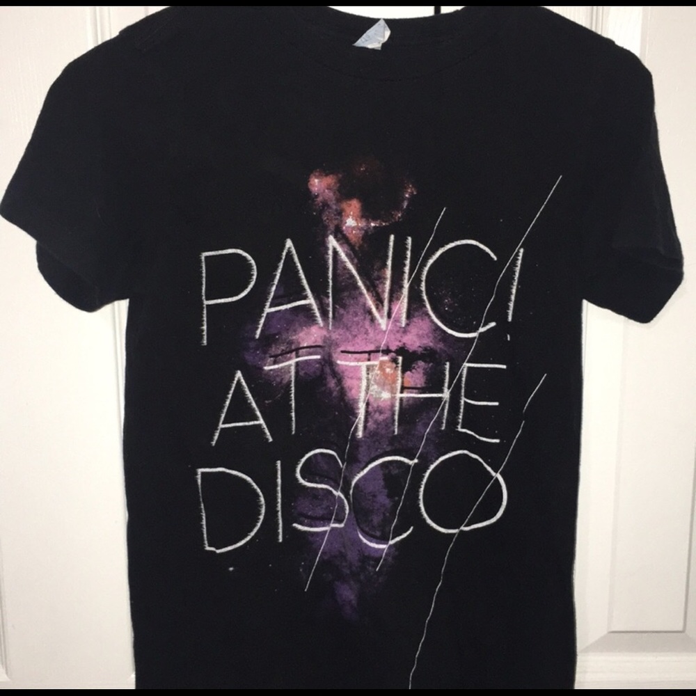 panic at the disco tee shirt :))